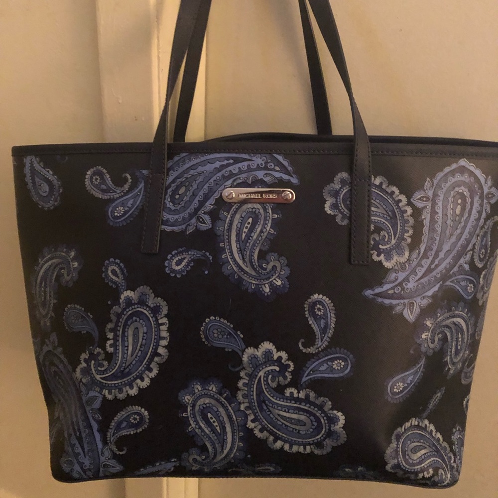 AUTHENTIC MK TOTE LARGE NAVY AND PAISLEY